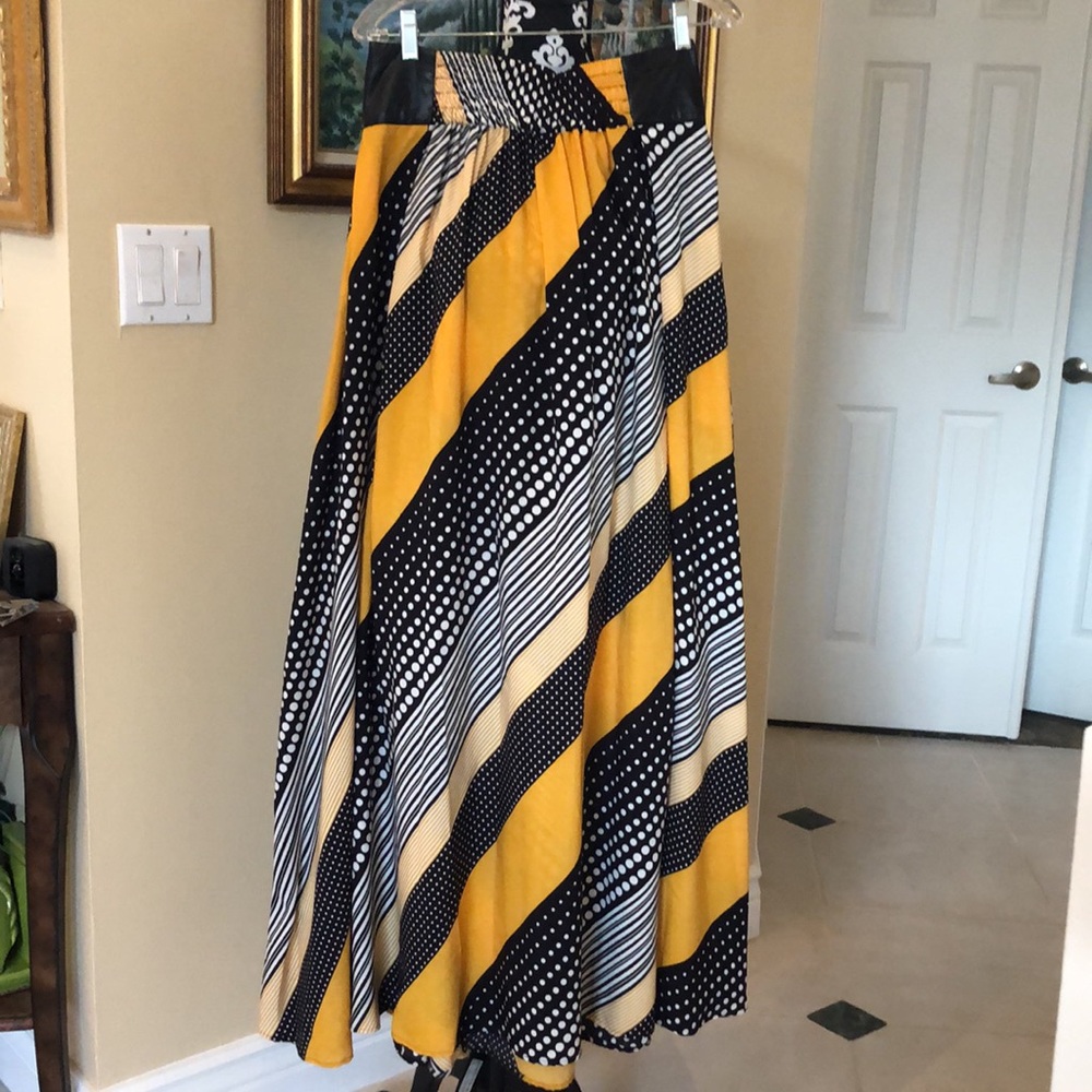 ✔️TLA Abstract stripe & polka dots full swingy high waist comfy maxi skirt